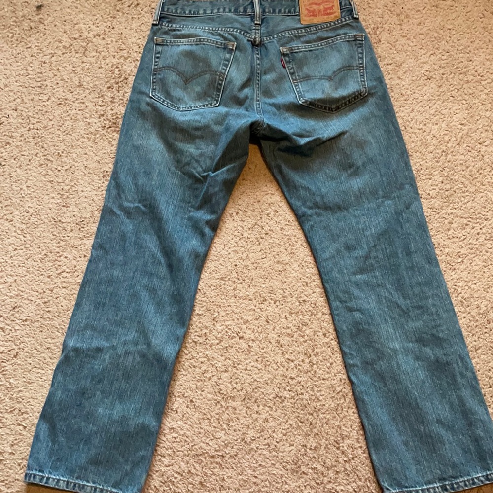 Men’s Light Wash Levi Jeans